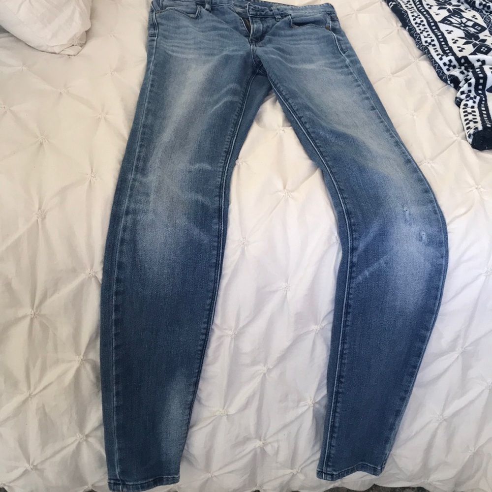 Made well high riser jeans. In good condition
